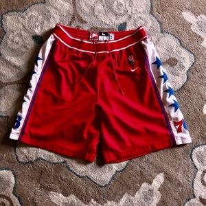 Nike 76’ers shorts large